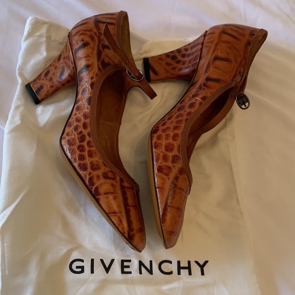 Givenchy New Ladies Heels New - Picture 2 of 9